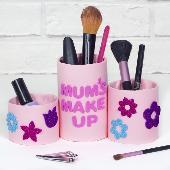 Mum’s Make-Up Holder