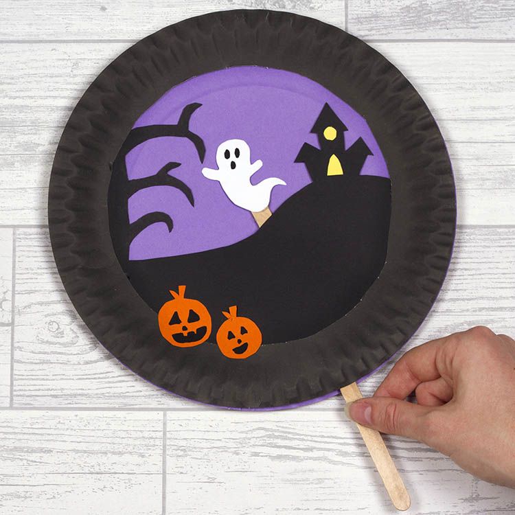 Spooky Paper Plate Scene