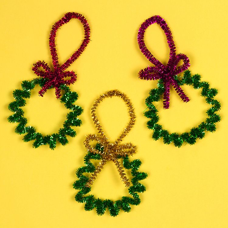 Mini Pipe Cleaner Wreath