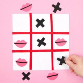 Lips & Kisses Tic Tac Toe