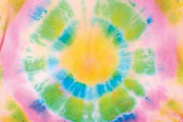 Circle Pattern Tie-Dye T-Shirt