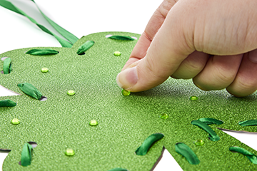 Lacing Shamrock Decoration