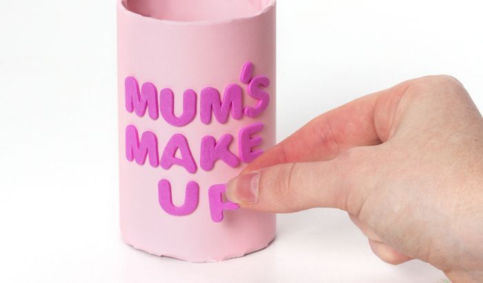 Mum’s Make-Up Holder