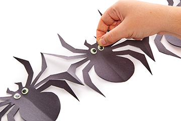 Spider Concertina Paperchain