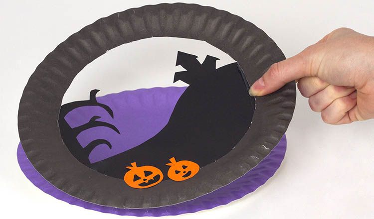 Spooky Paper Plate Scene