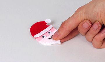 Christmas Pipe Cleaner Finger Puppets