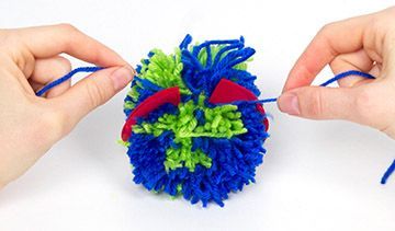 Earth Pom Pom